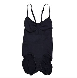 SKIMS Kim Kardashian Onyx seamless sculpt brief bodysuit XXS / XS